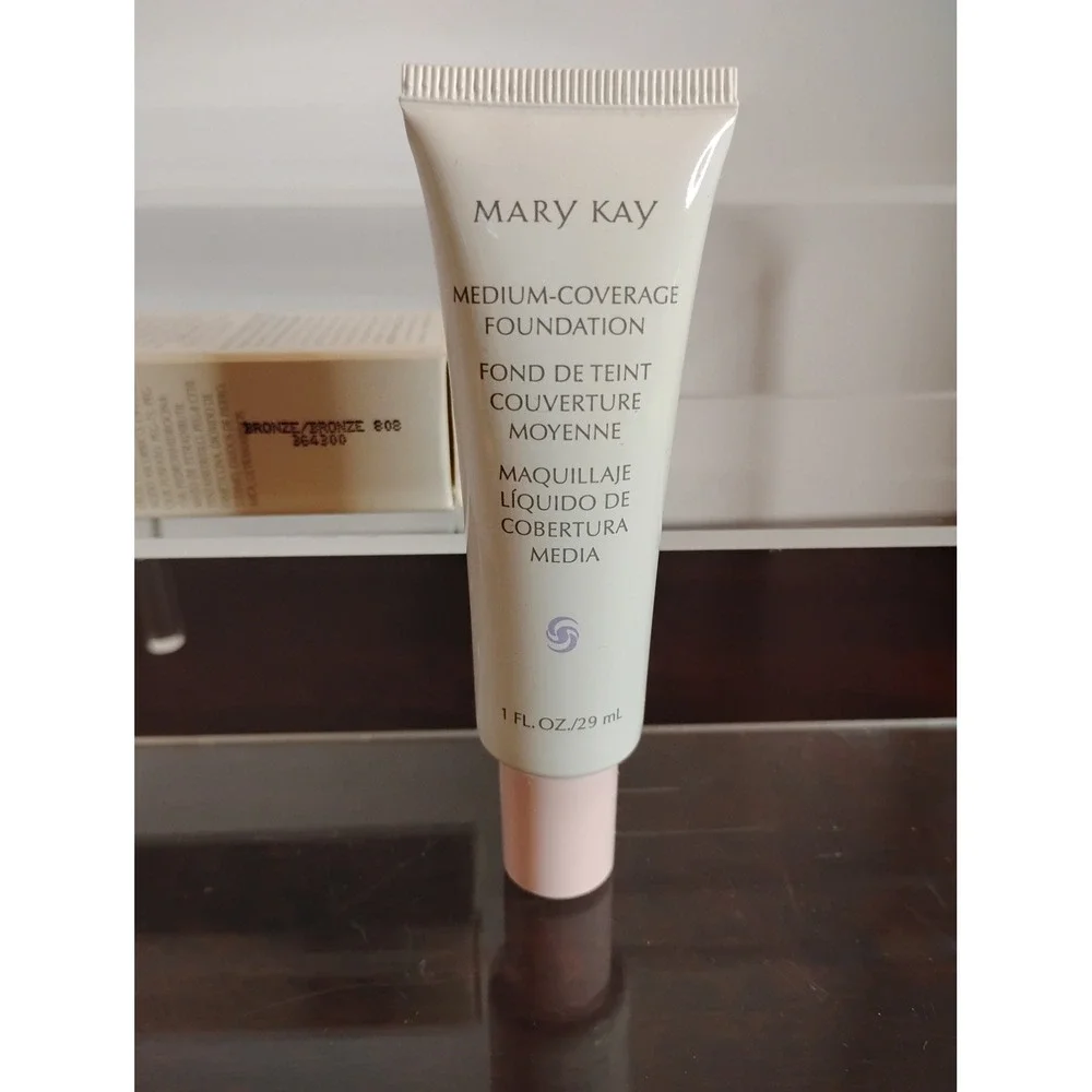 Mary Kay Medium-Coverage Foundation Bronze 808 Normal to Oily Skin 1 fl oz NEW